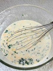 Приготовление блюда по рецепту - Пикантные сырные блинчики с петрушкой.. Шаг 9