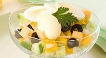 Рецепт - Сырный салат с маслинами