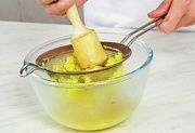 Приготовление блюда по рецепту - Картофельный суп-пюре с креветками. Шаг 7