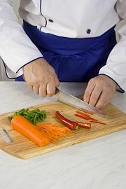 Приготовление блюда по рецепту - Жареная лапша с овощами. Шаг 1