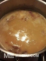 Приготовление блюда по рецепту - Гороховый суп с копчёными рёбрышками. Шаг 7