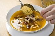 Приготовление блюда по рецепту - Куриный суп по-мароккански. Шаг 17