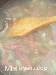 Приготовление блюда по рецепту - томатный суп с копченным сыром. Шаг 3