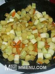 Приготовление блюда по рецепту - Молодая картошка с кабачком - рецепт от Виталий. Шаг 3